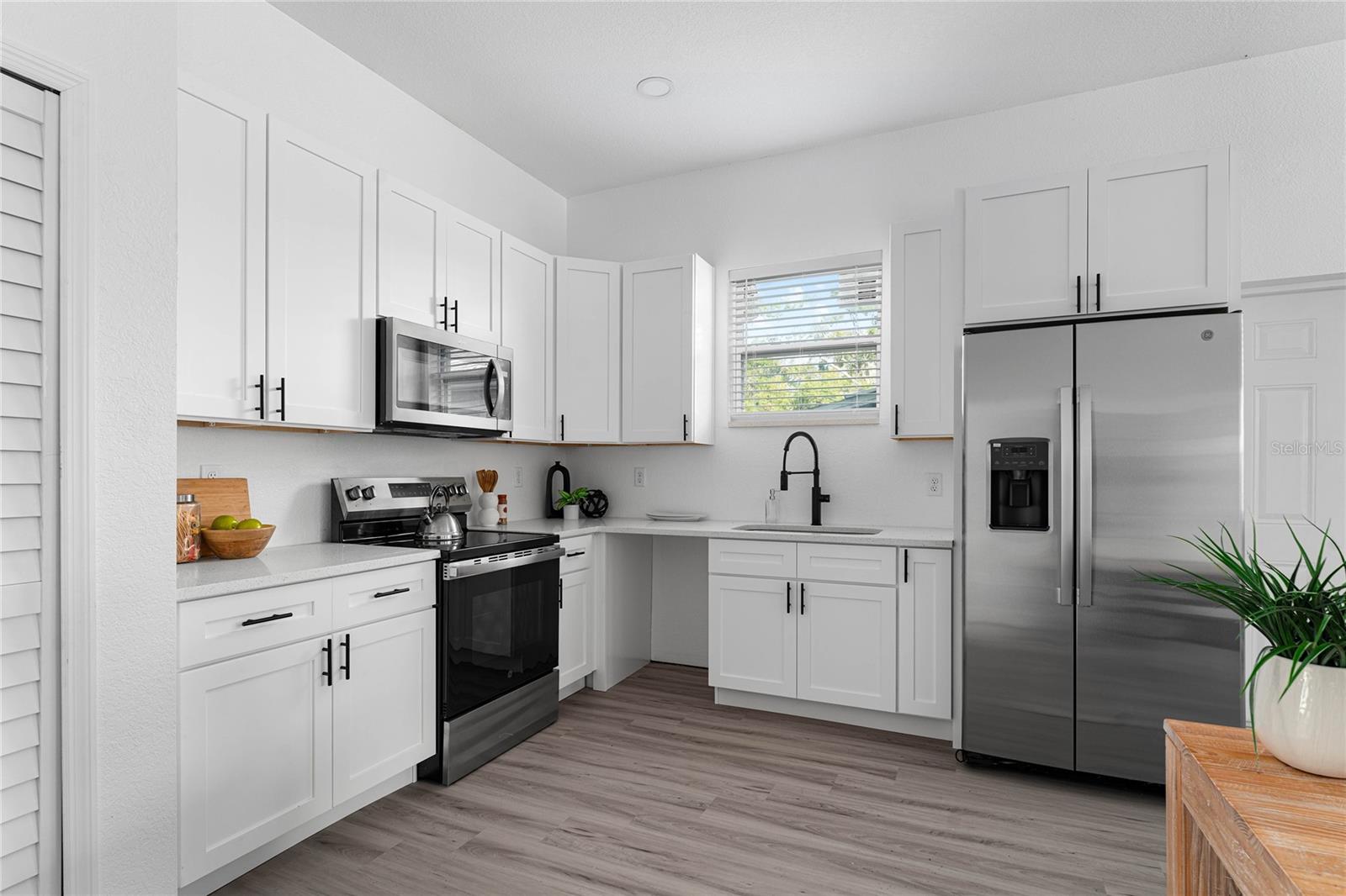 Image 12 of 46 For 1421 35th Street S