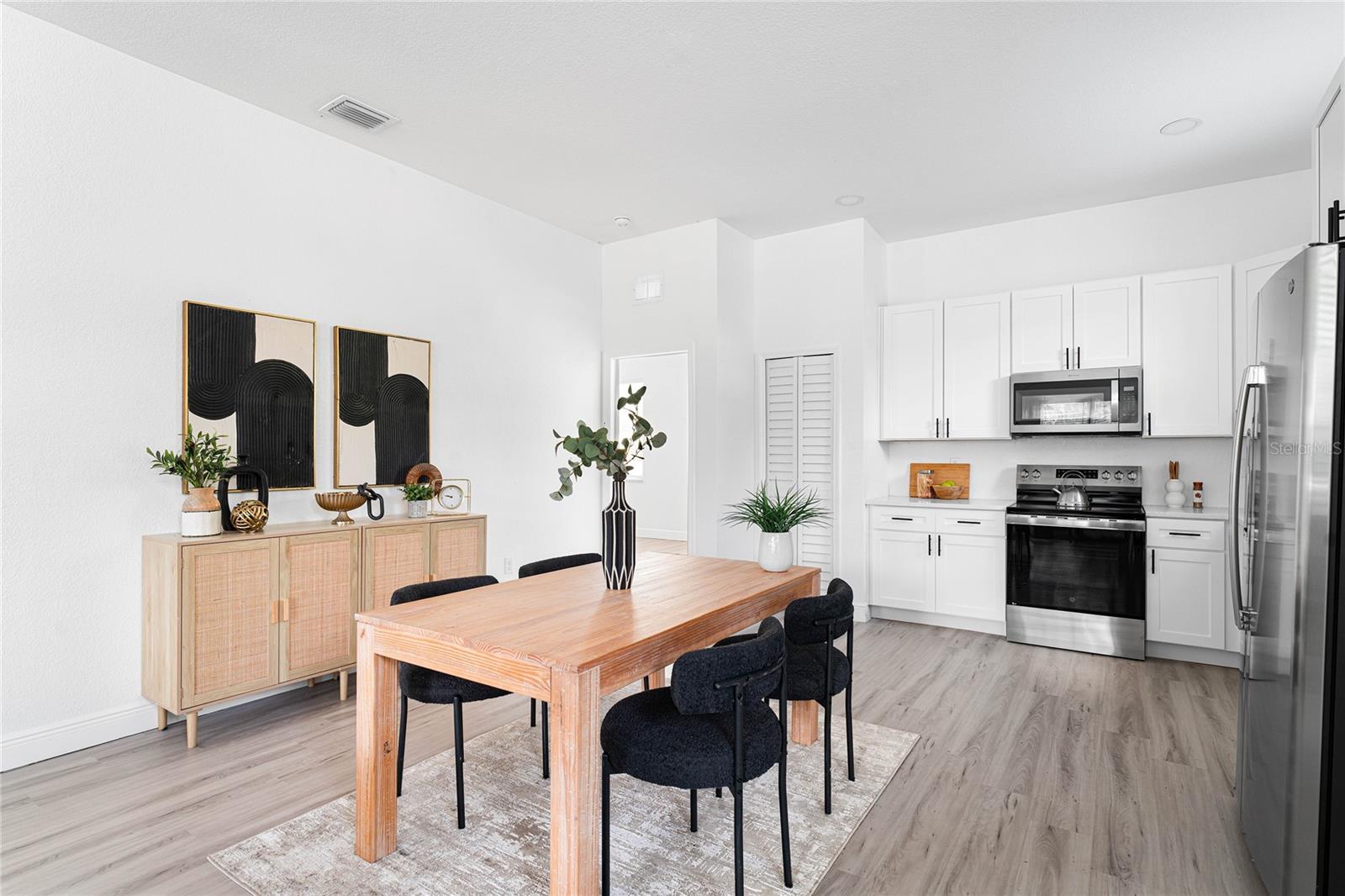 Image 9 of 46 For 1421 35th Street S