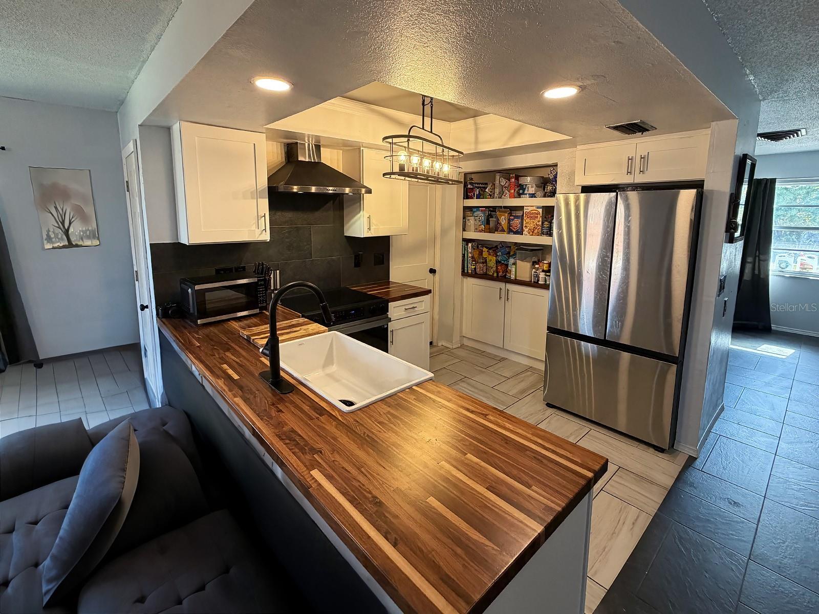 Image 2 of 19 For 8611 Longboat Lane