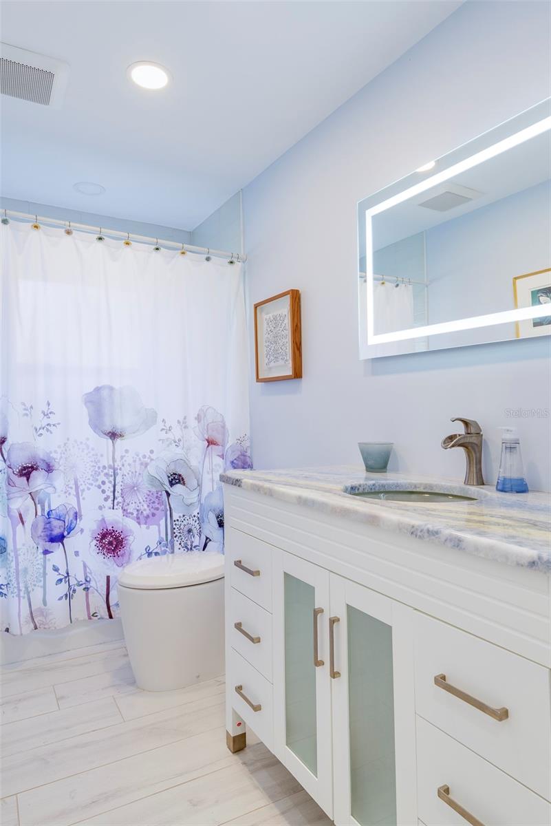 Image 11 of 46 For 935 42nd Avenue N