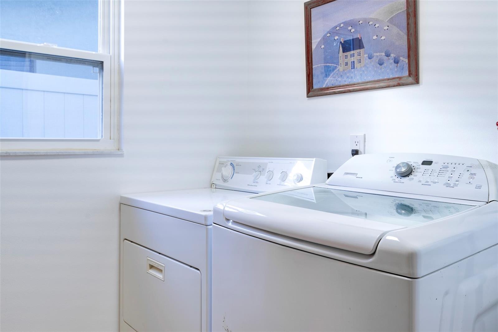 Image 42 of 46 For 935 42nd Avenue N