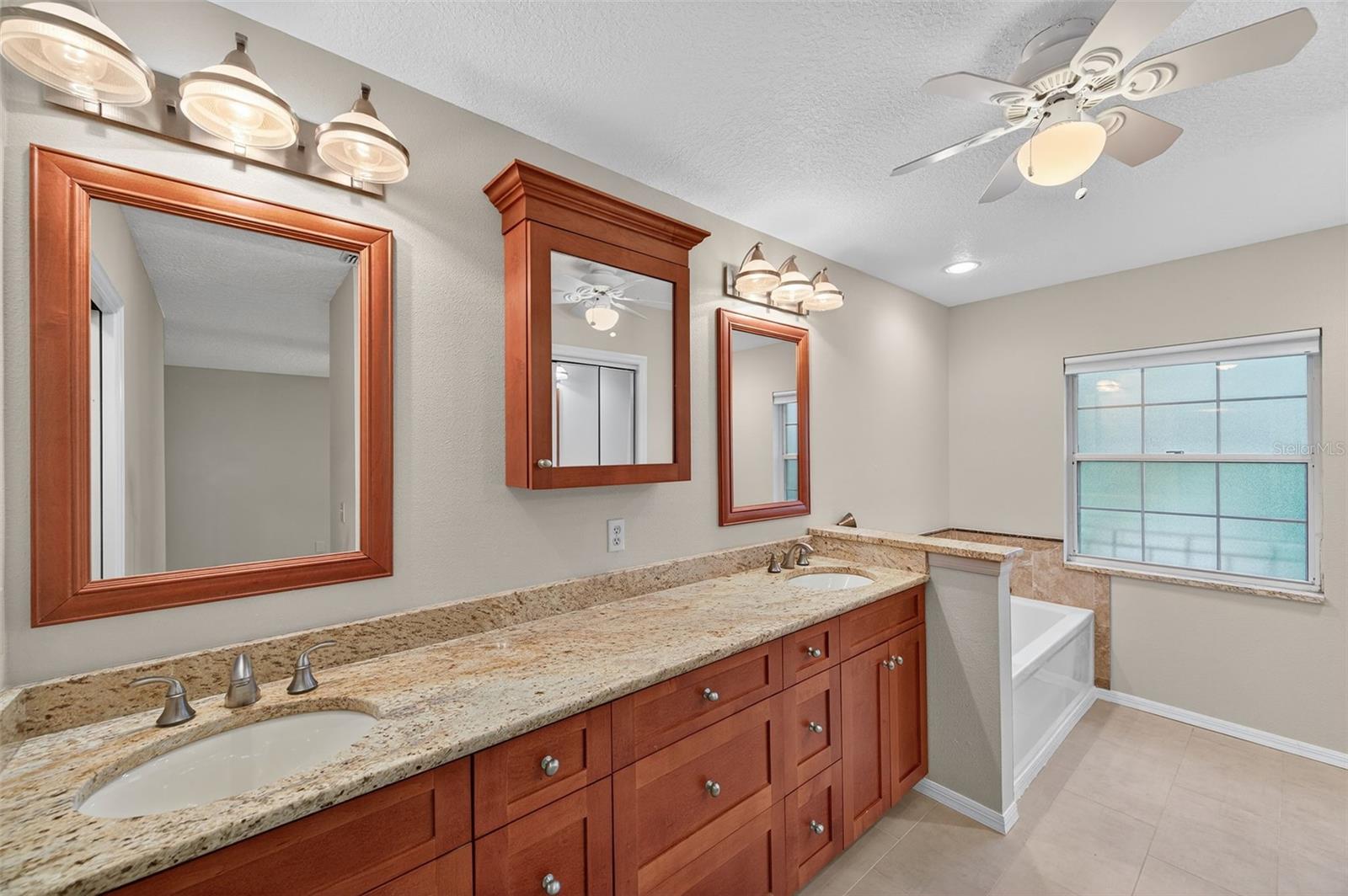 Image 20 of 29 For 13734 Marseilles Court