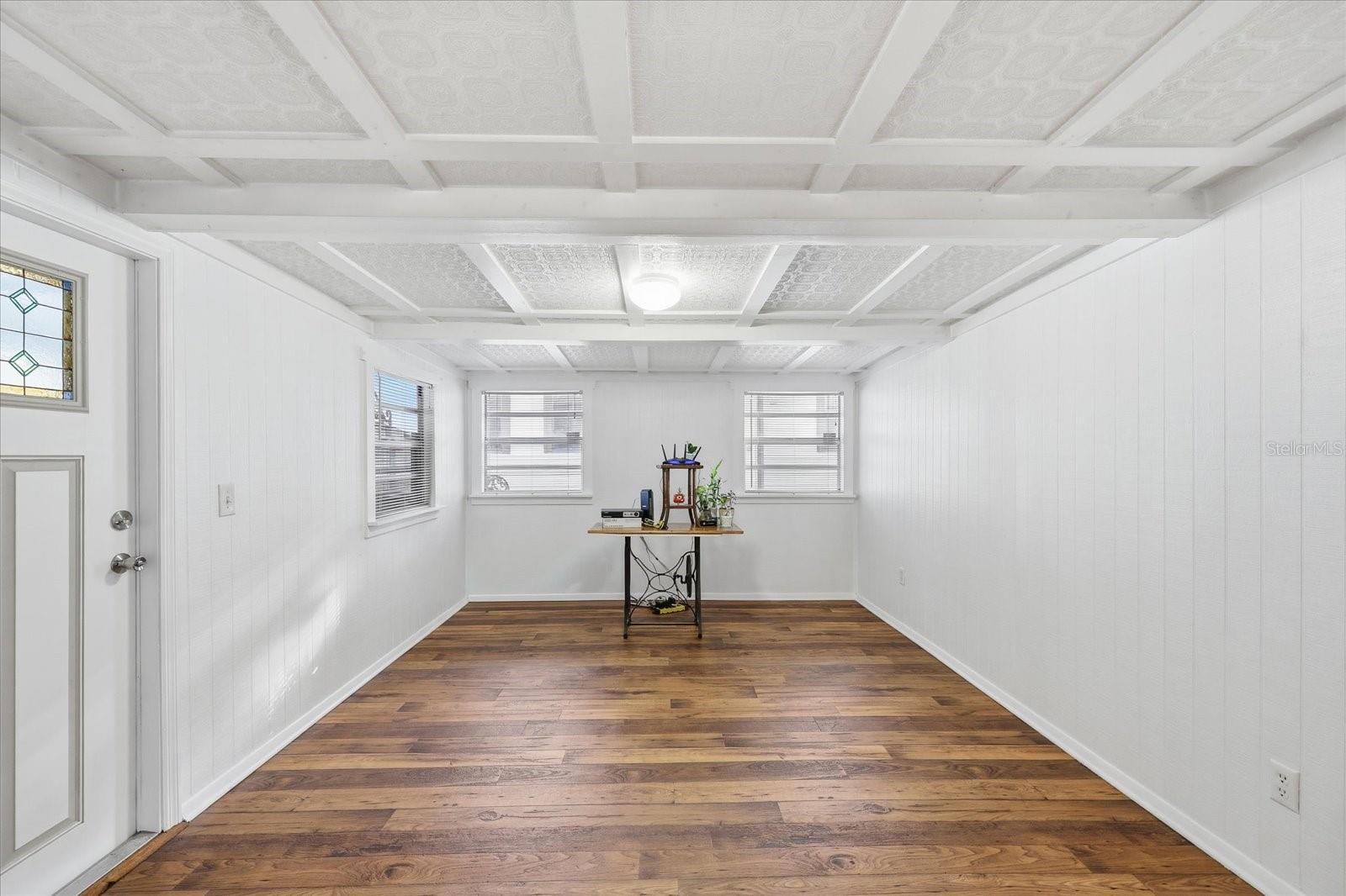 Listing photo id 9 for 12031 Old Hillsborough Avenue