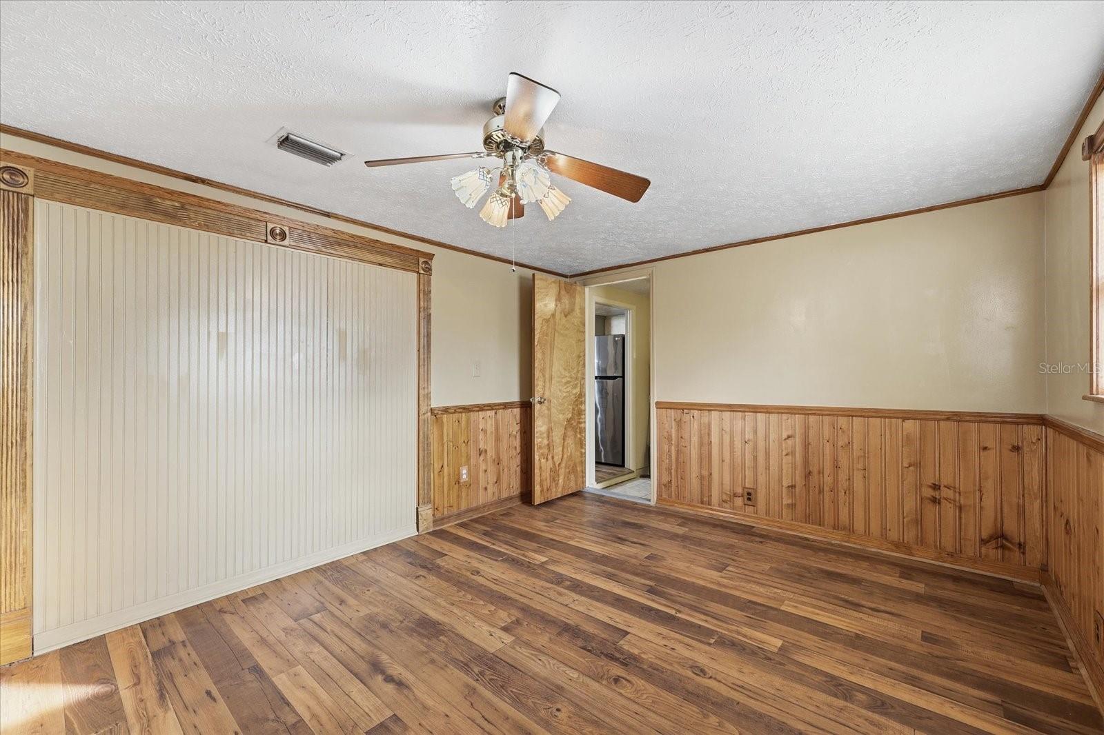 Listing photo id 13 for 12031 Old Hillsborough Avenue