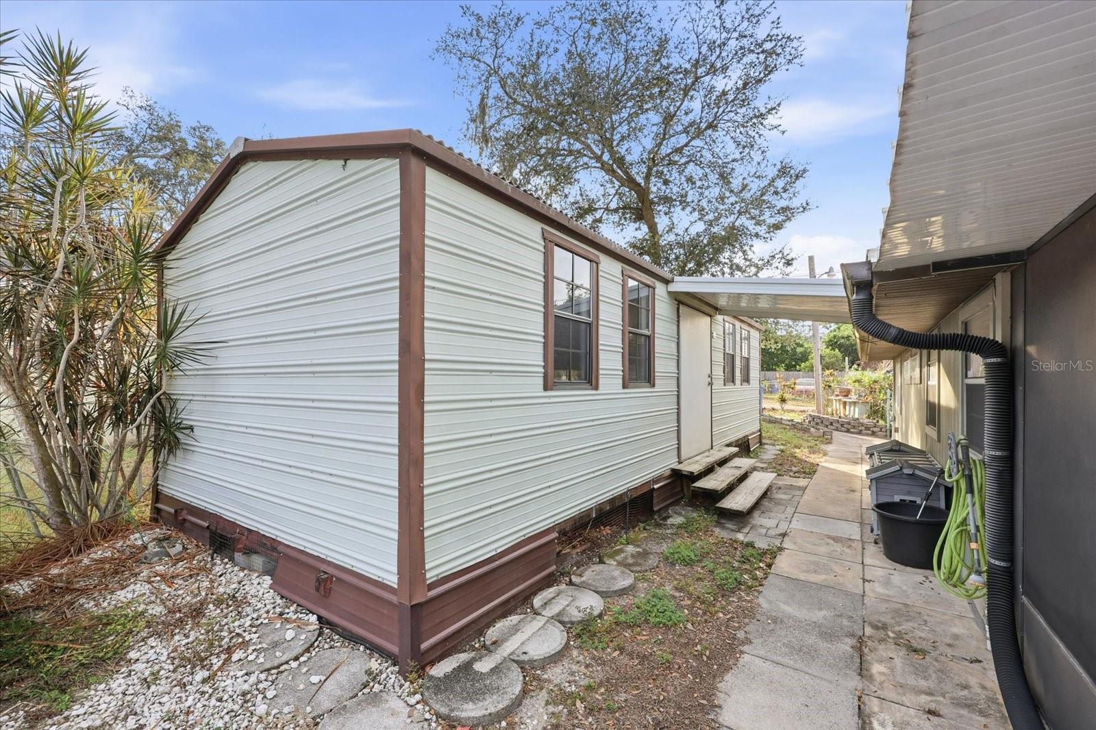 Listing photo id 23 for 12031 Old Hillsborough Avenue