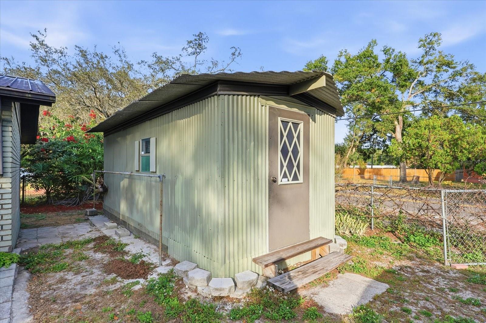 Listing photo id 24 for 12031 Old Hillsborough Avenue