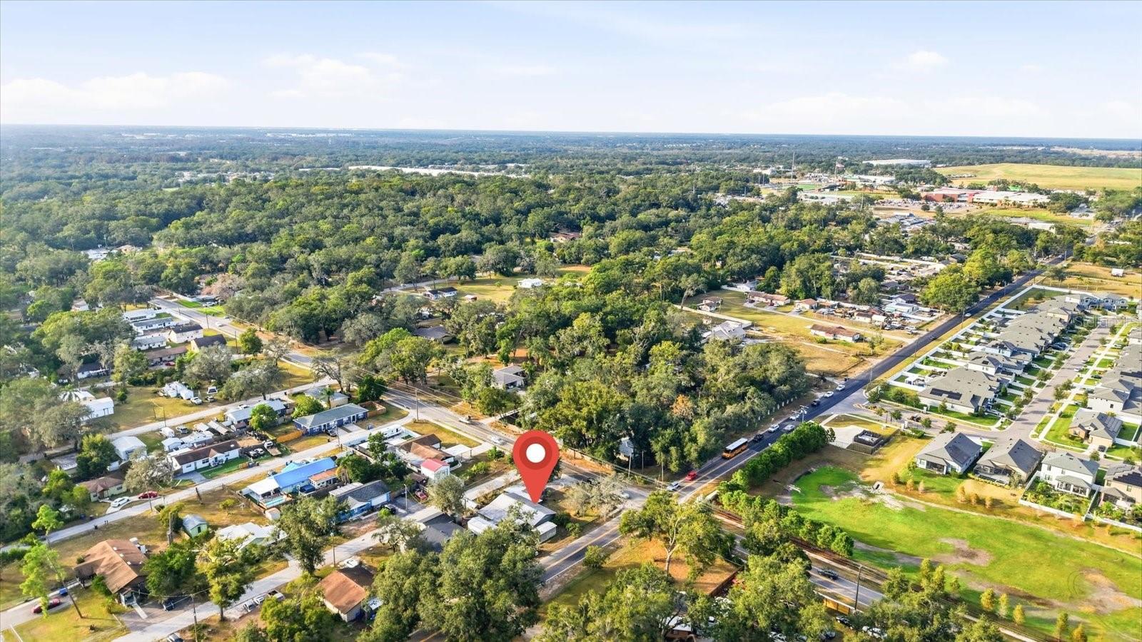 Listing photo id 35 for 12031 Old Hillsborough Avenue