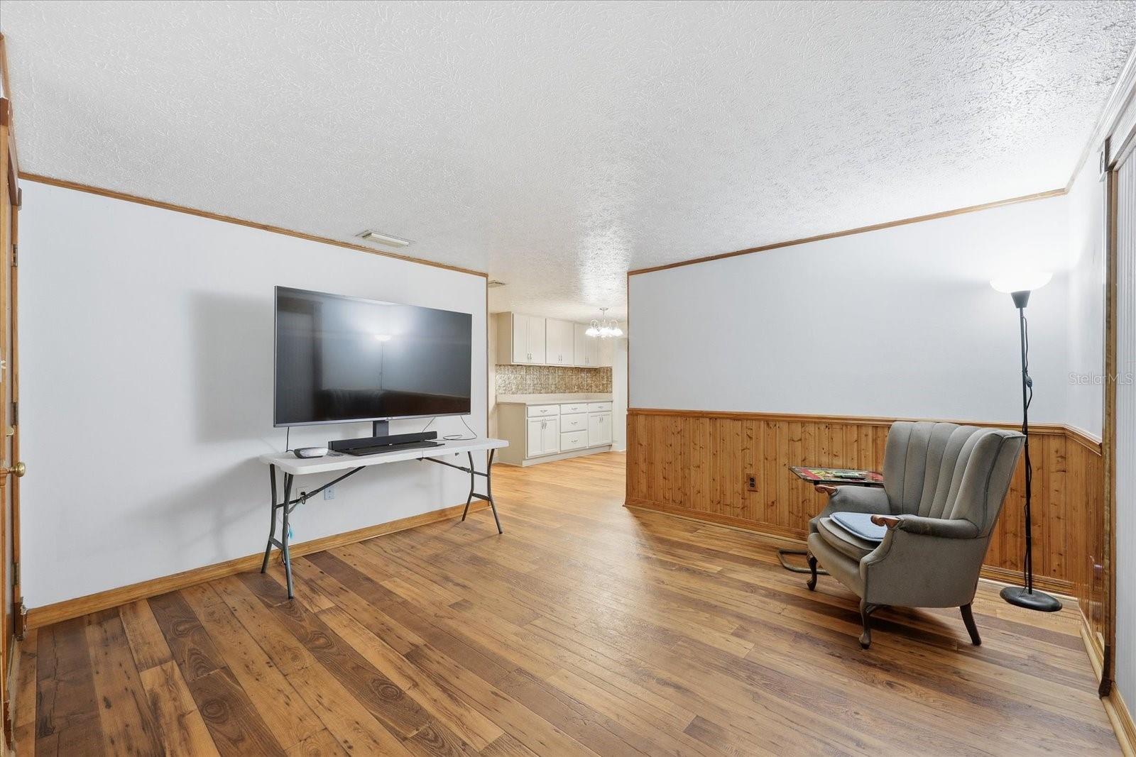 Listing photo id 2 for 12031 Old Hillsborough Avenue