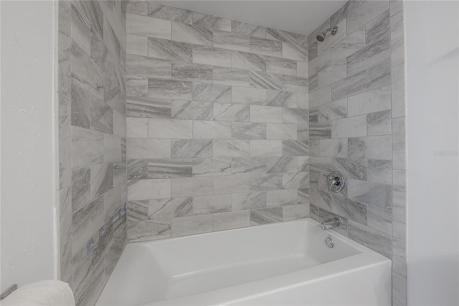 Image 16 of 41 For 9100 Dr Martin Luther King Jr Street N 905