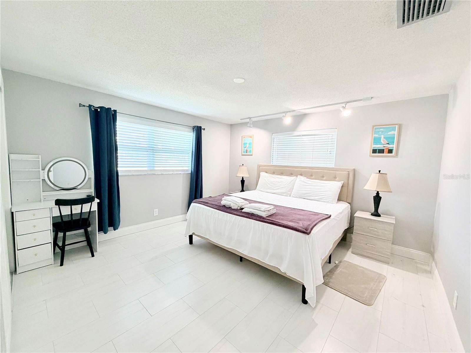 Image 14 of 31 For 2513 Gulf Boulevard