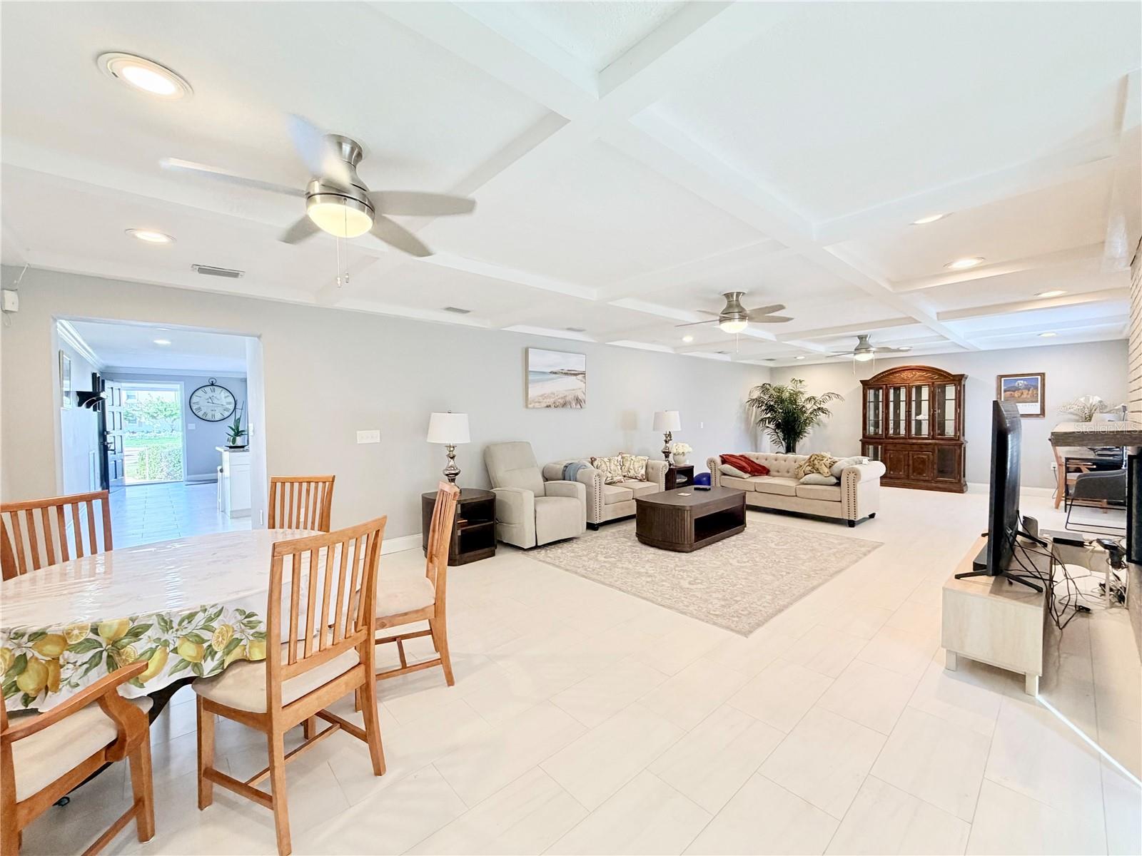 Image 16 of 31 For 2513 Gulf Boulevard