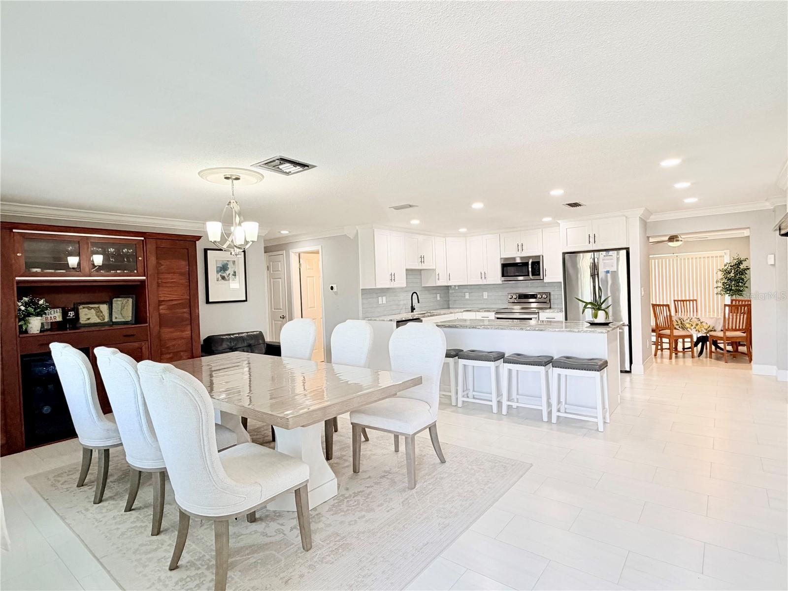 Image 6 of 31 For 2513 Gulf Boulevard