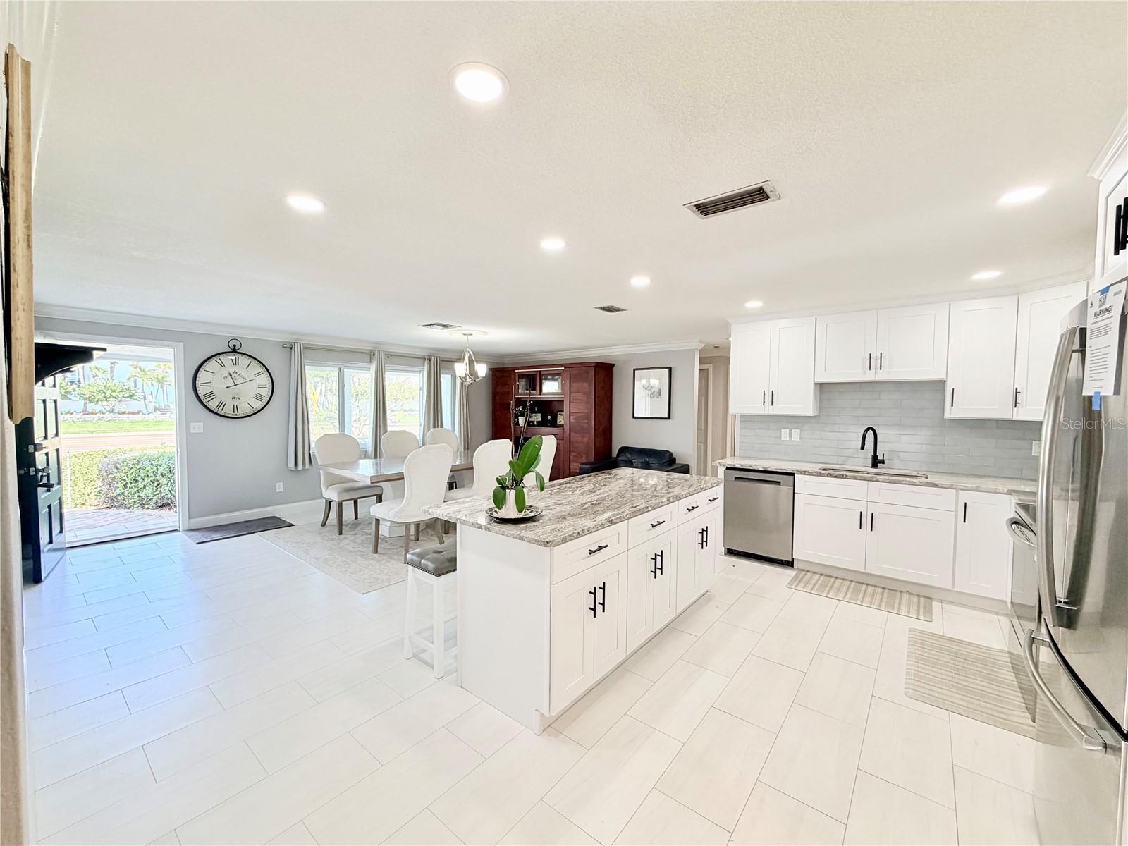 Image 7 of 31 For 2513 Gulf Boulevard