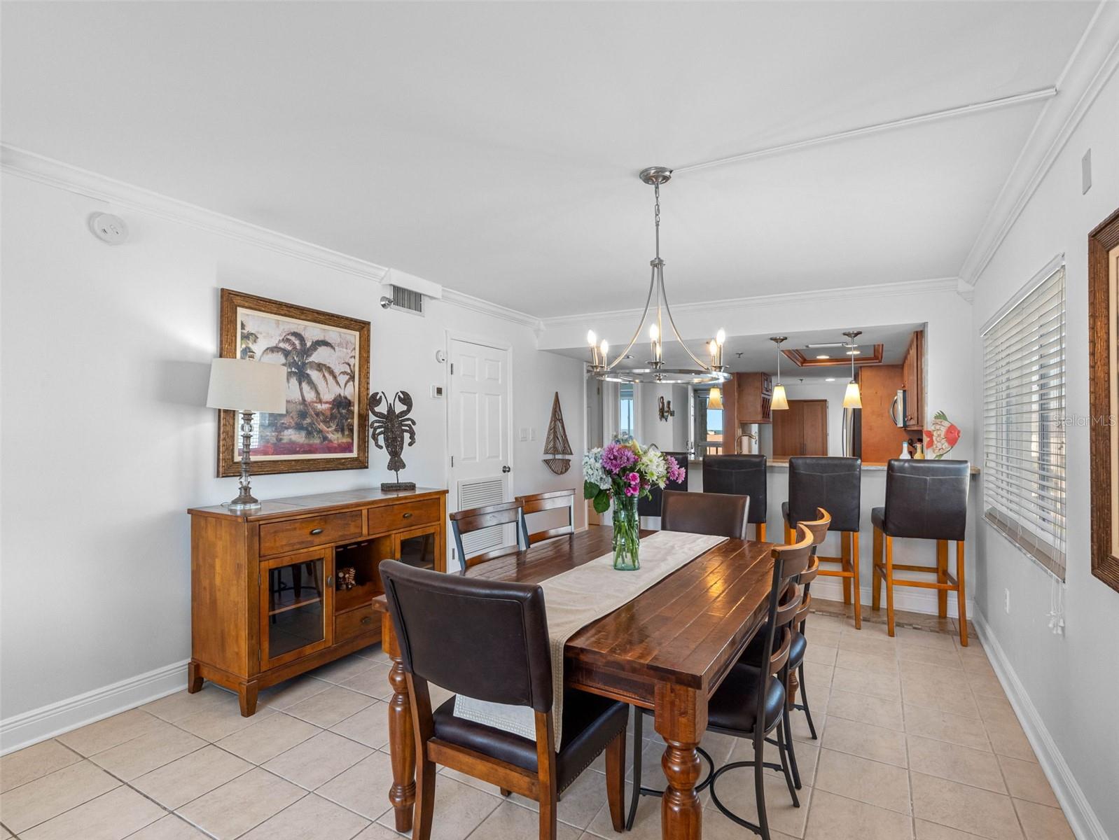 Image 11 of 33 For 19925 Gulf Boulevard 402