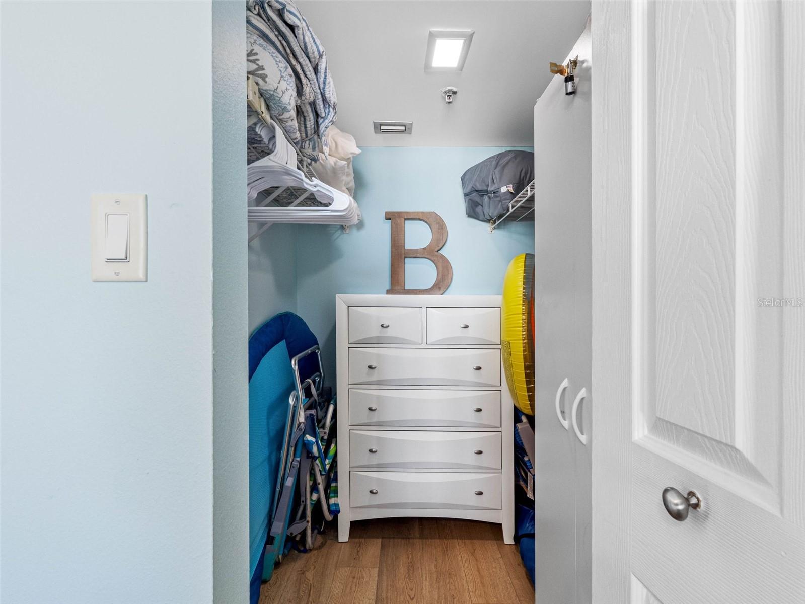 Image 24 of 33 For 19925 Gulf Boulevard 402