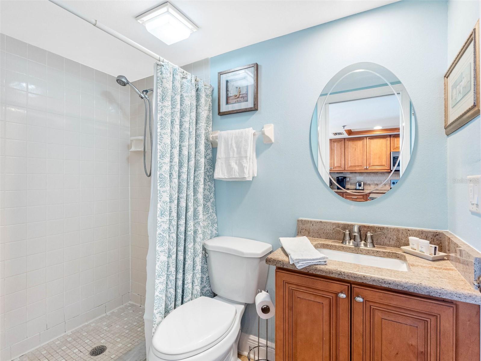 Image 26 of 33 For 19925 Gulf Boulevard 402