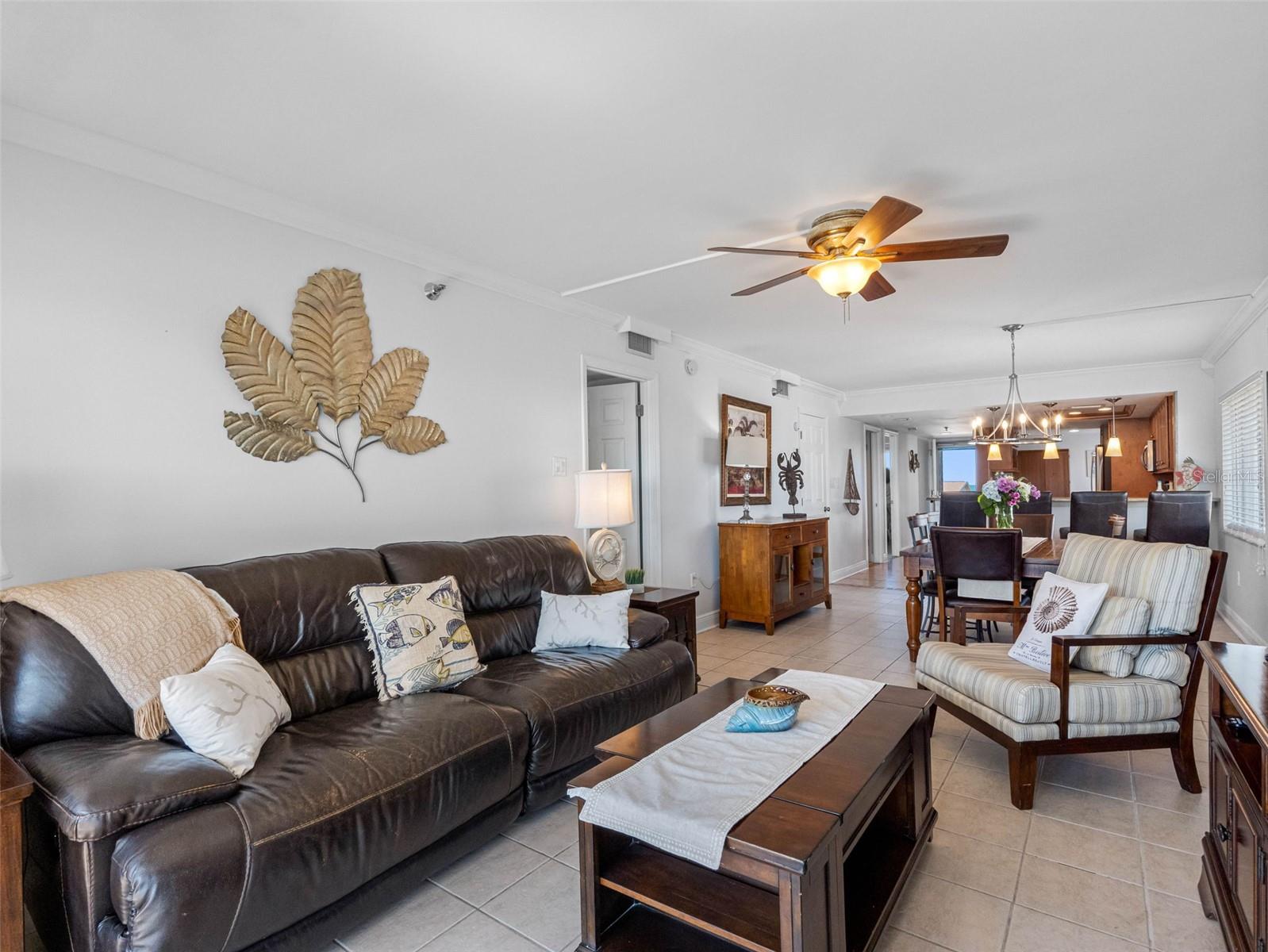 Image 9 of 33 For 19925 Gulf Boulevard 402