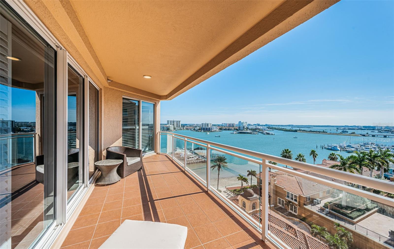 Image 15 of 86 For 521 Mandalay Avenue 907