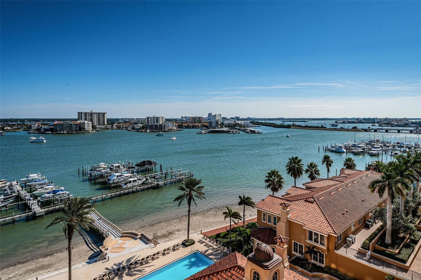 Image 16 of 86 For 521 Mandalay Avenue 907