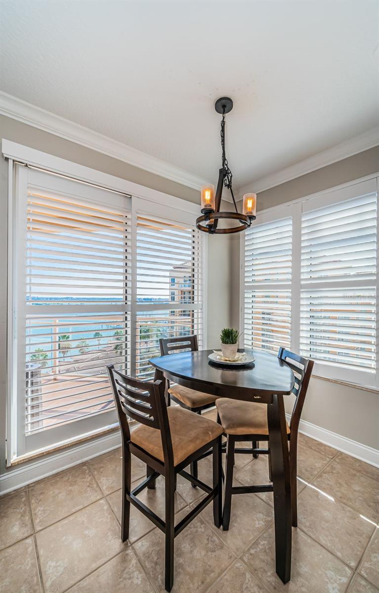 Image 25 of 86 For 521 Mandalay Avenue 907