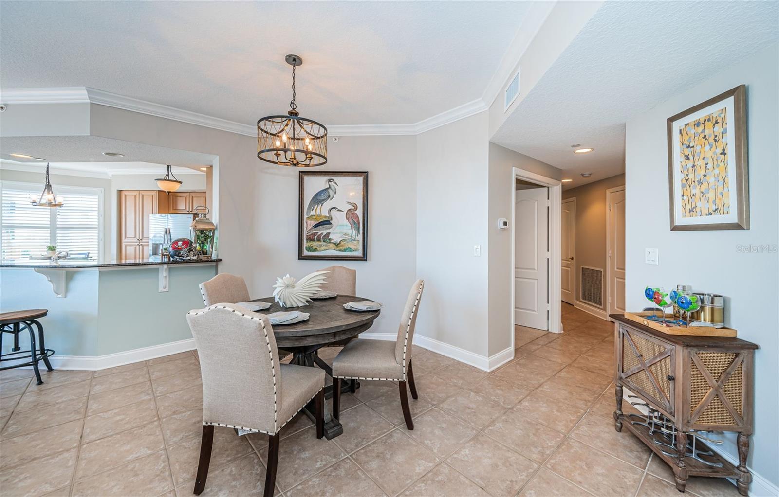 Image 28 of 86 For 521 Mandalay Avenue 907