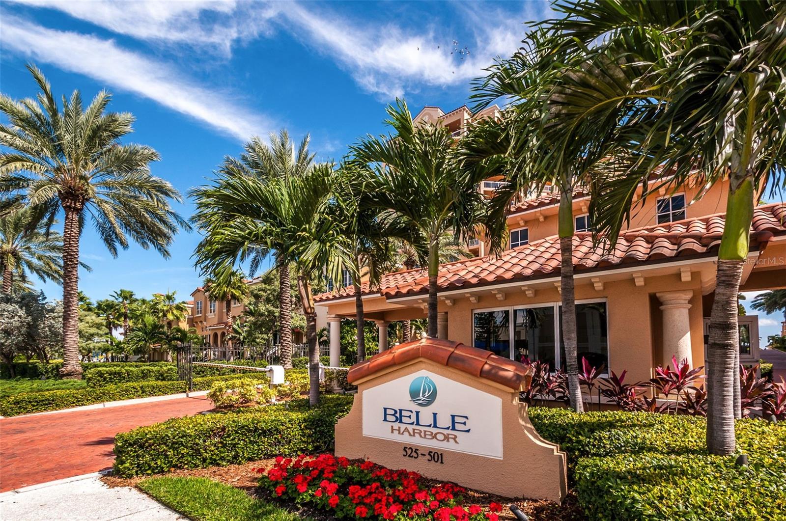 Image 3 of 86 For 521 Mandalay Avenue 907