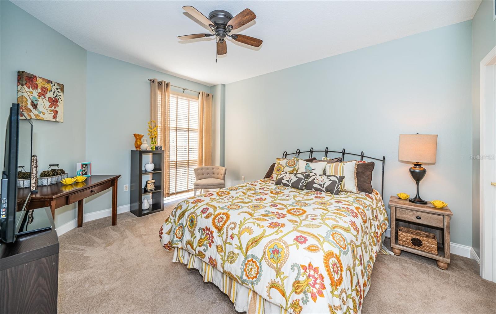 Image 38 of 86 For 521 Mandalay Avenue 907