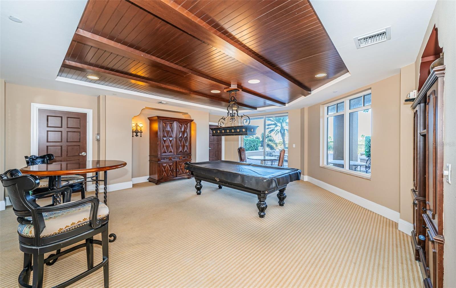 Image 40 of 86 For 521 Mandalay Avenue 907