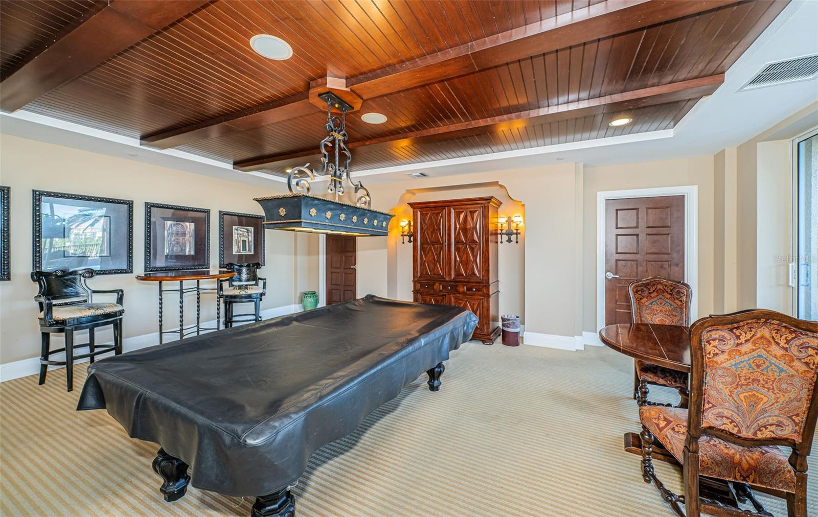 Image 41 of 86 For 521 Mandalay Avenue 907