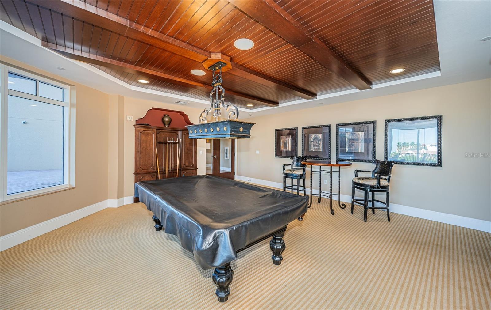 Image 42 of 86 For 521 Mandalay Avenue 907