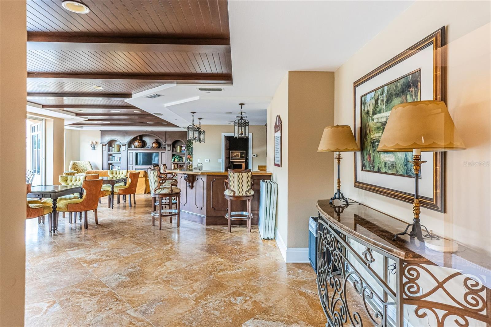 Image 44 of 86 For 521 Mandalay Avenue 907