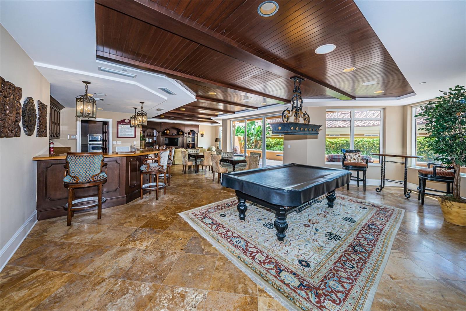 Image 46 of 86 For 521 Mandalay Avenue 907