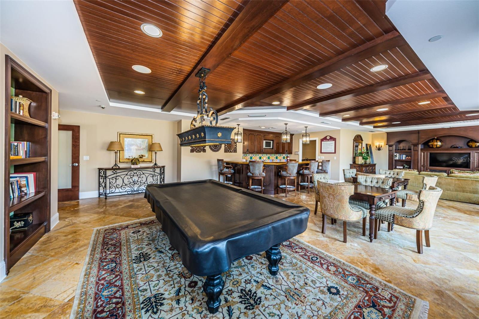 Image 47 of 86 For 521 Mandalay Avenue 907