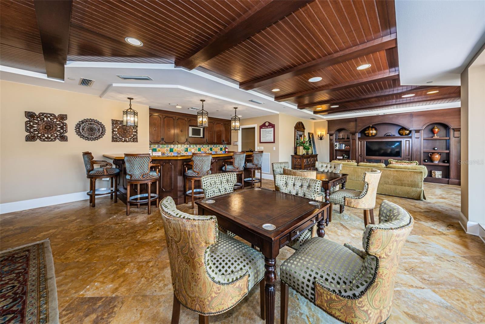 Image 48 of 86 For 521 Mandalay Avenue 907