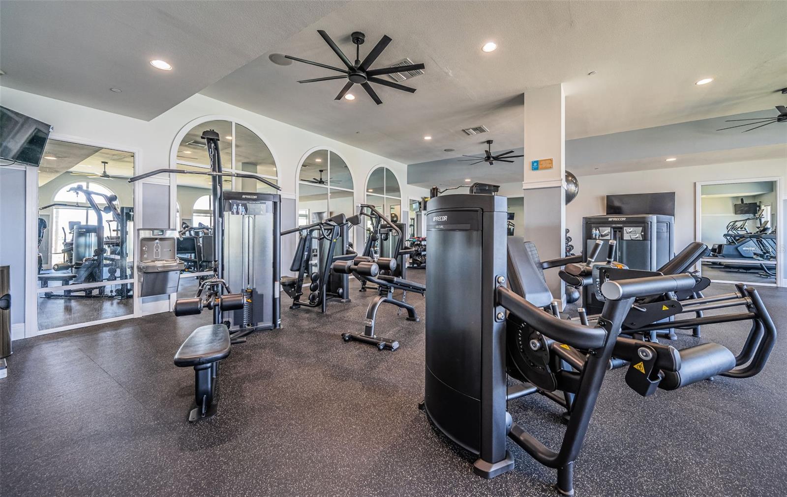 Image 56 of 86 For 521 Mandalay Avenue 907