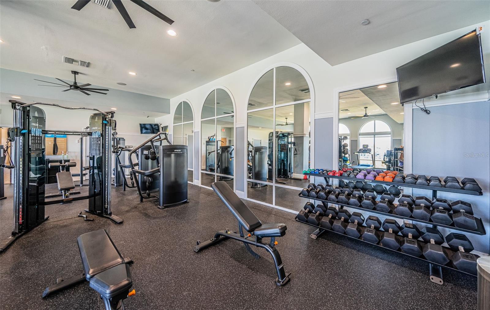 Image 57 of 86 For 521 Mandalay Avenue 907