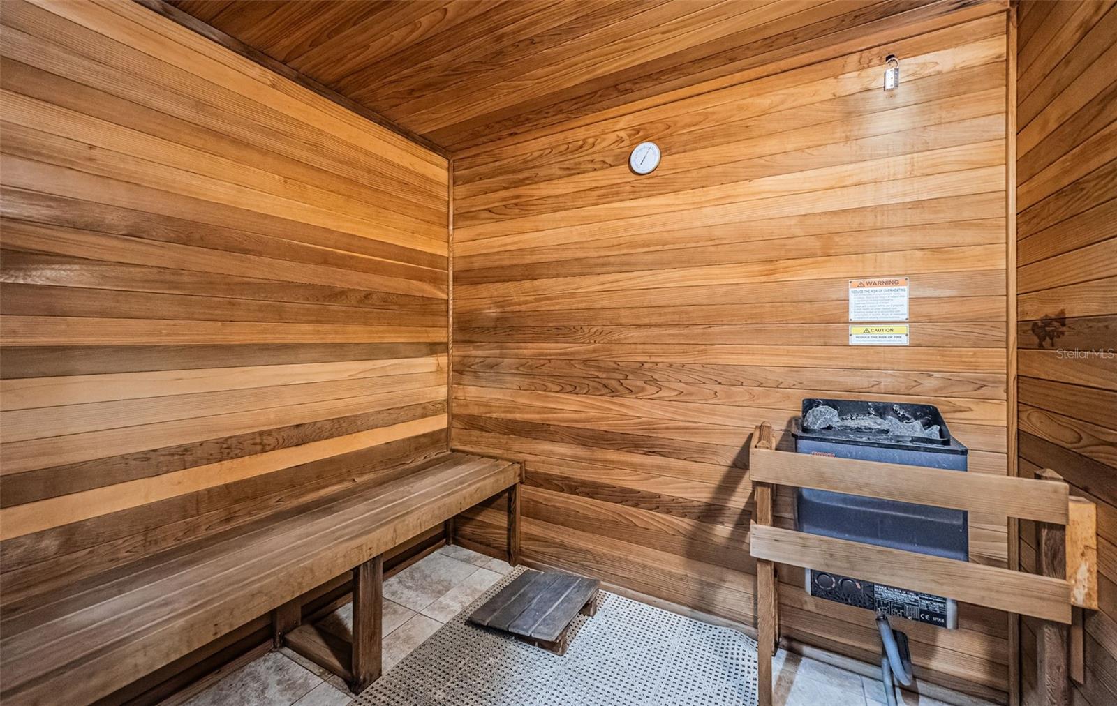 Image 58 of 86 For 521 Mandalay Avenue 907