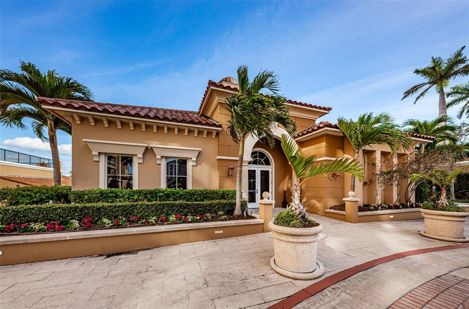 Image 60 of 86 For 521 Mandalay Avenue 907