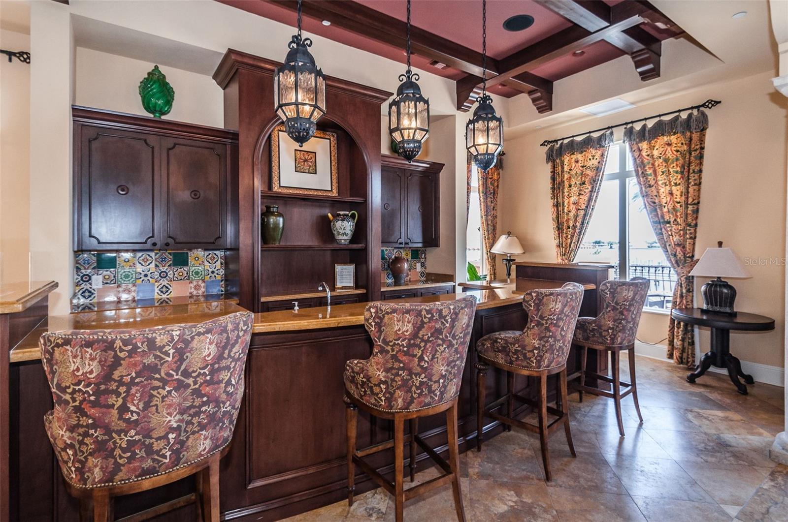 Image 61 of 86 For 521 Mandalay Avenue 907