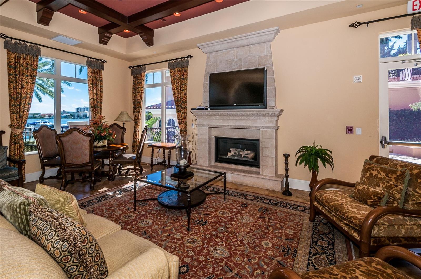 Image 63 of 86 For 521 Mandalay Avenue 907