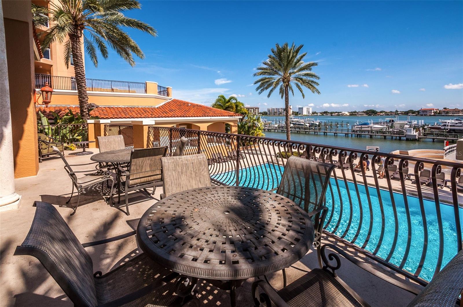 Image 65 of 86 For 521 Mandalay Avenue 907