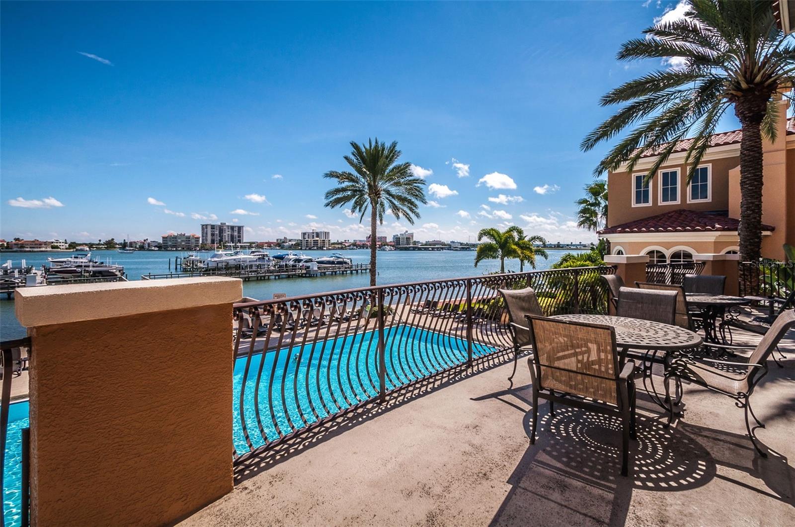 Image 66 of 86 For 521 Mandalay Avenue 907