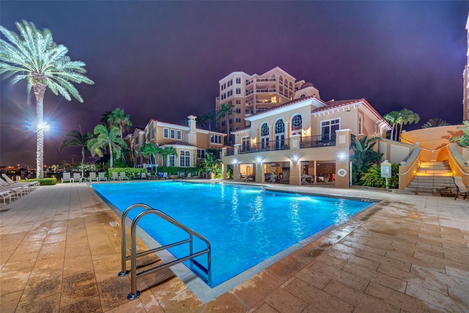 Image 76 of 86 For 521 Mandalay Avenue 907