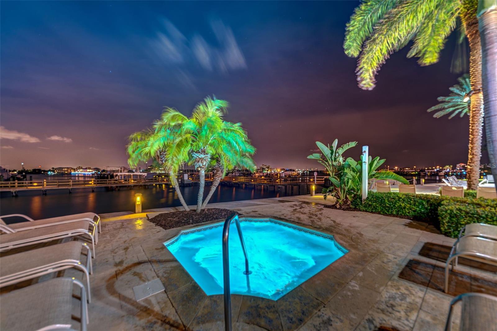 Image 78 of 86 For 521 Mandalay Avenue 907