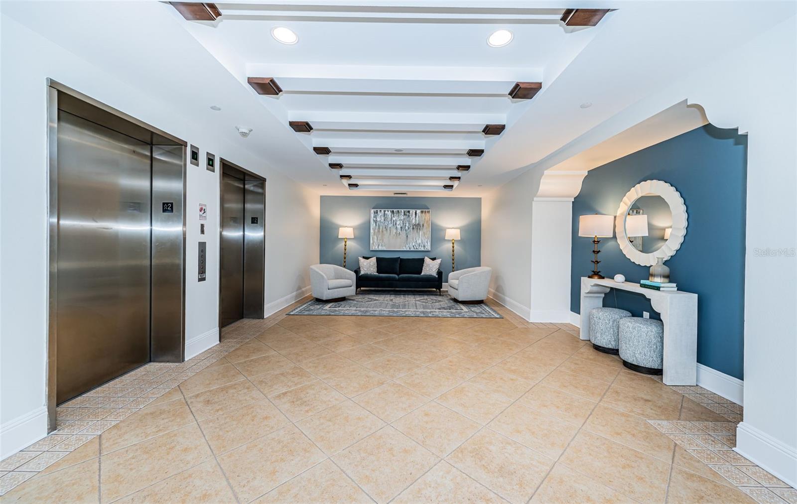 Image 8 of 86 For 521 Mandalay Avenue 907