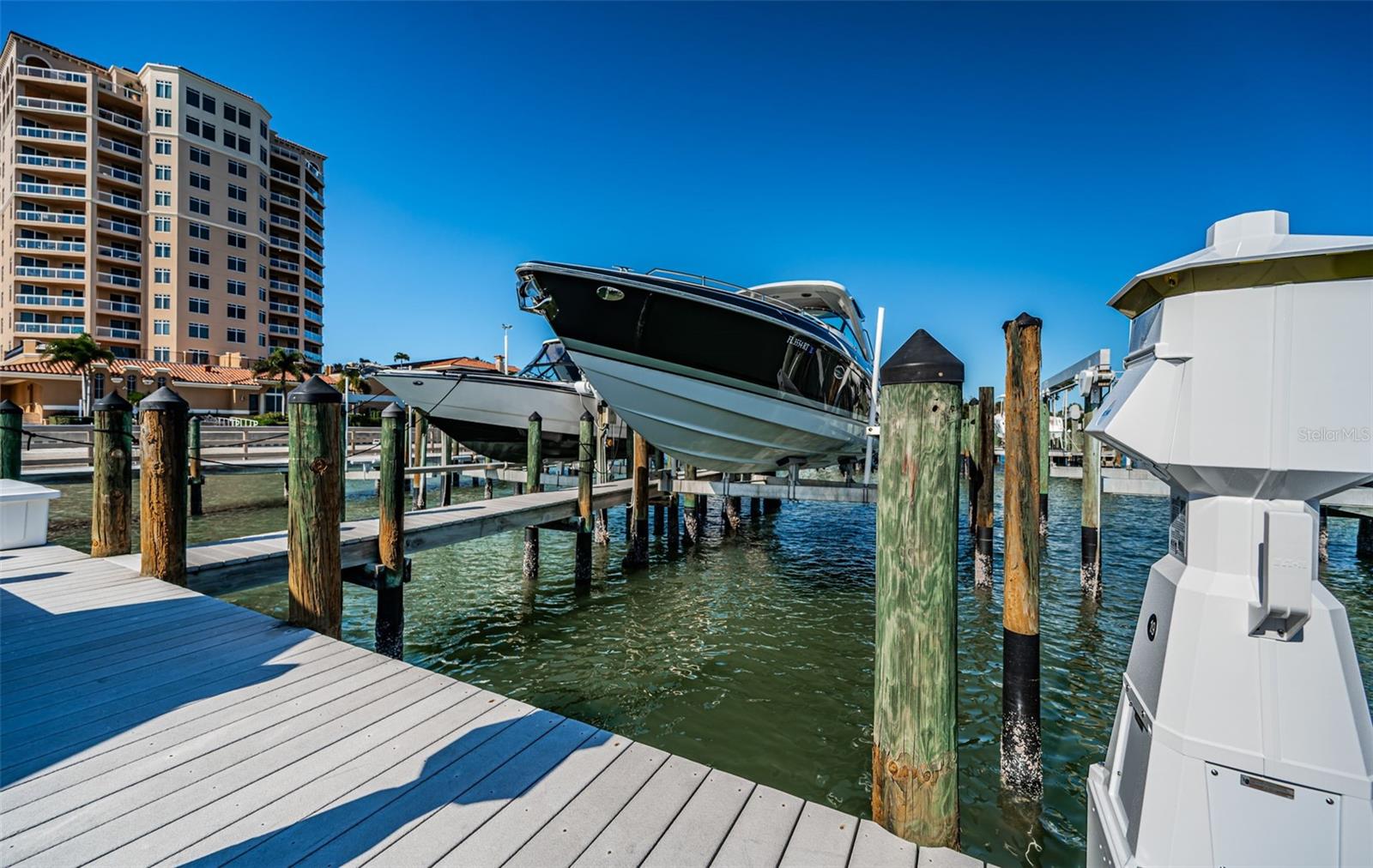 Image 82 of 86 For 521 Mandalay Avenue 907