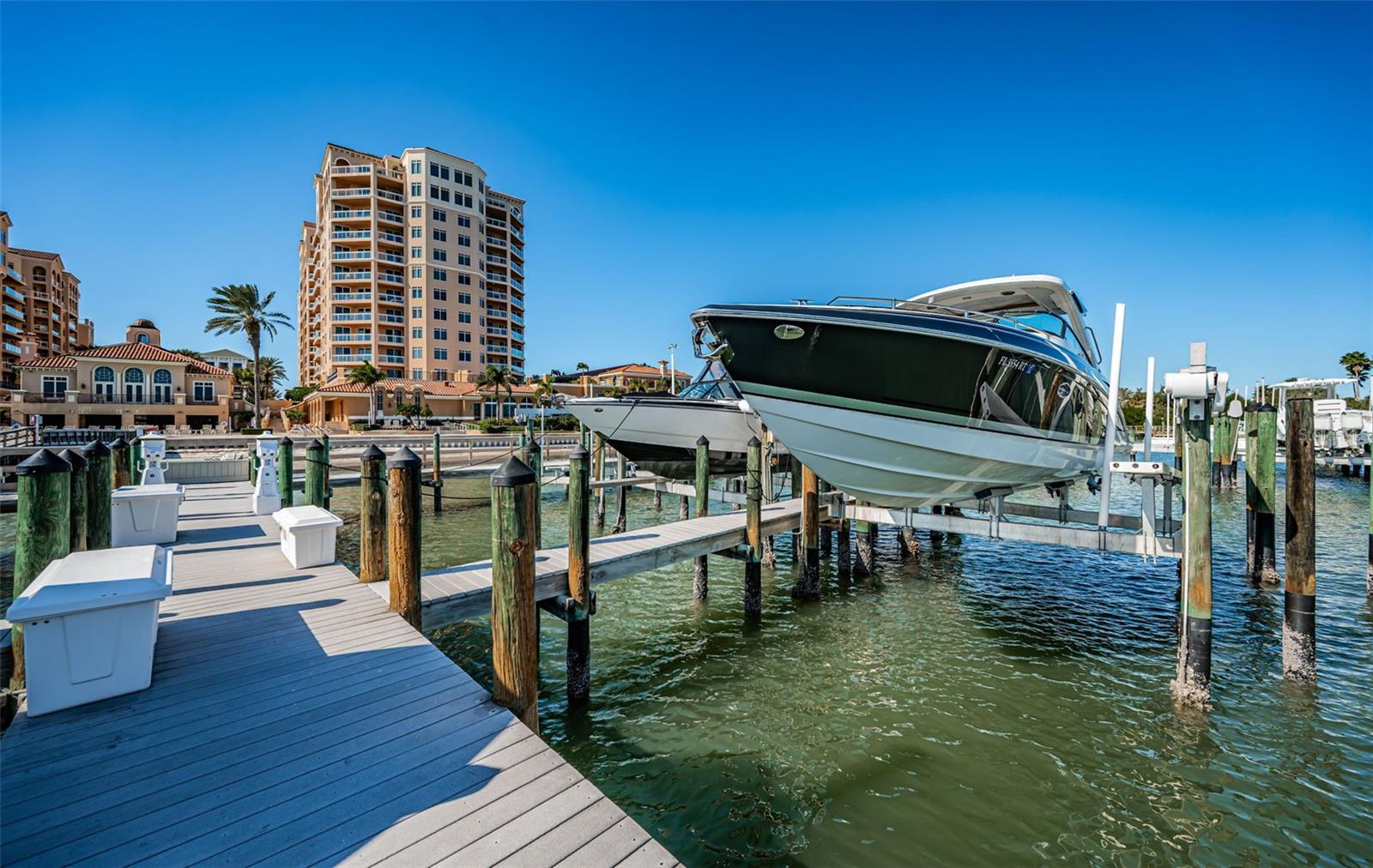 Image 83 of 86 For 521 Mandalay Avenue 907