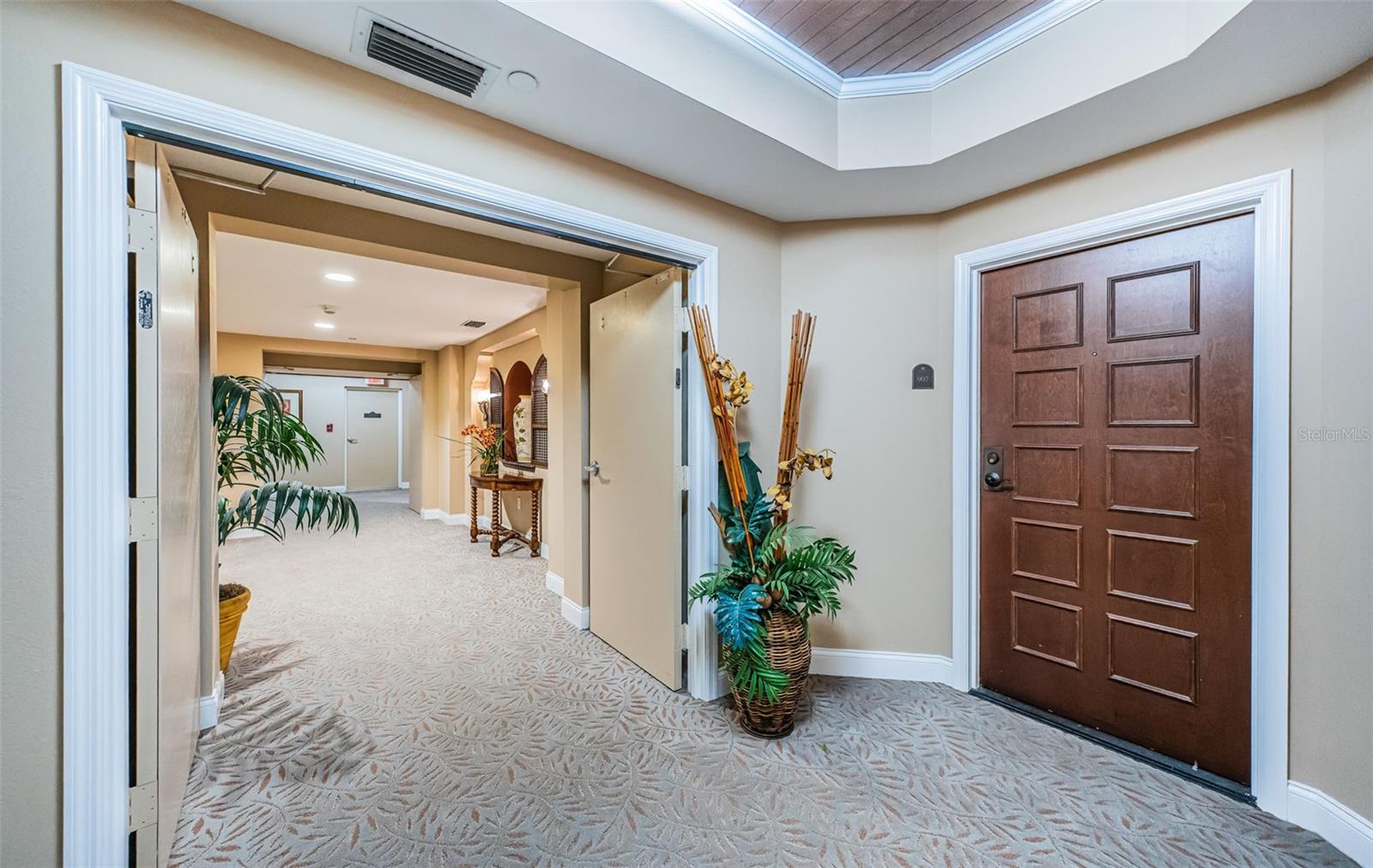 Image 9 of 86 For 521 Mandalay Avenue 907