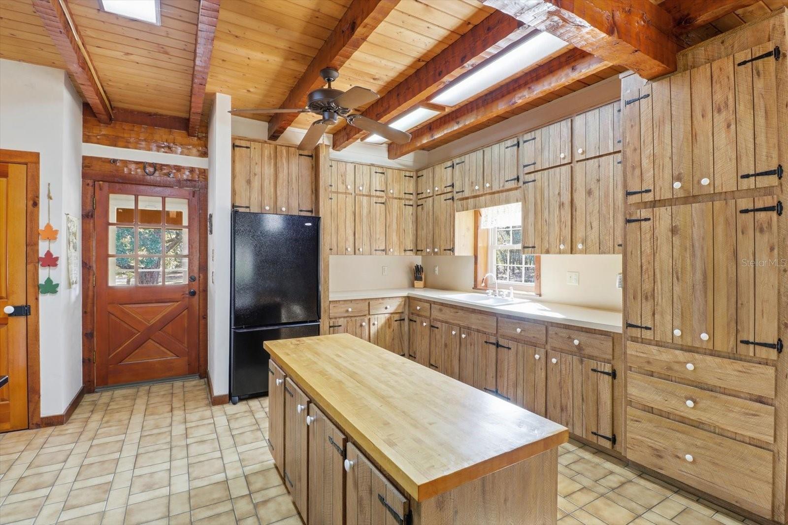 Image 7 of 48 For 7310 Irma Point