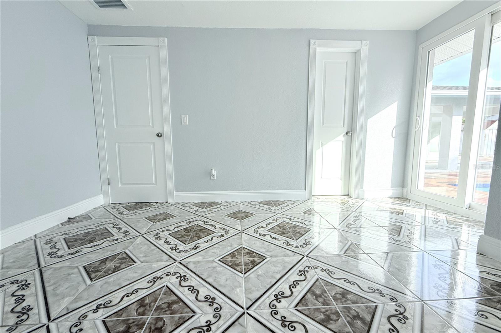 Image 22 of 34 For 8236 Donaldson Drive